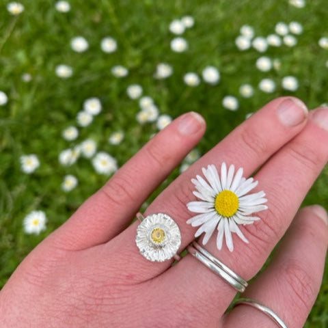 Seaside Daisy Stone Ring