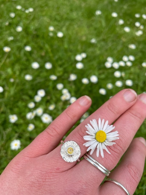 Seaside Daisy Stone Ring